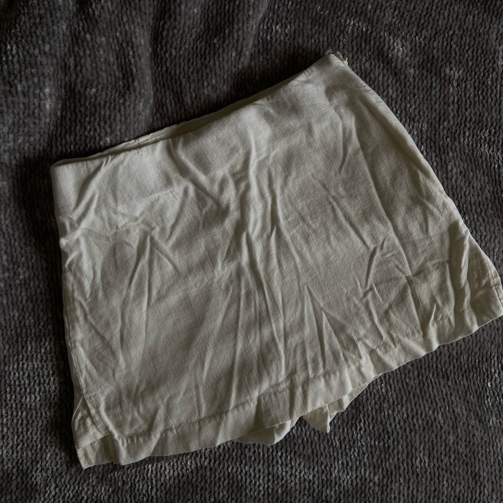 White mini skort